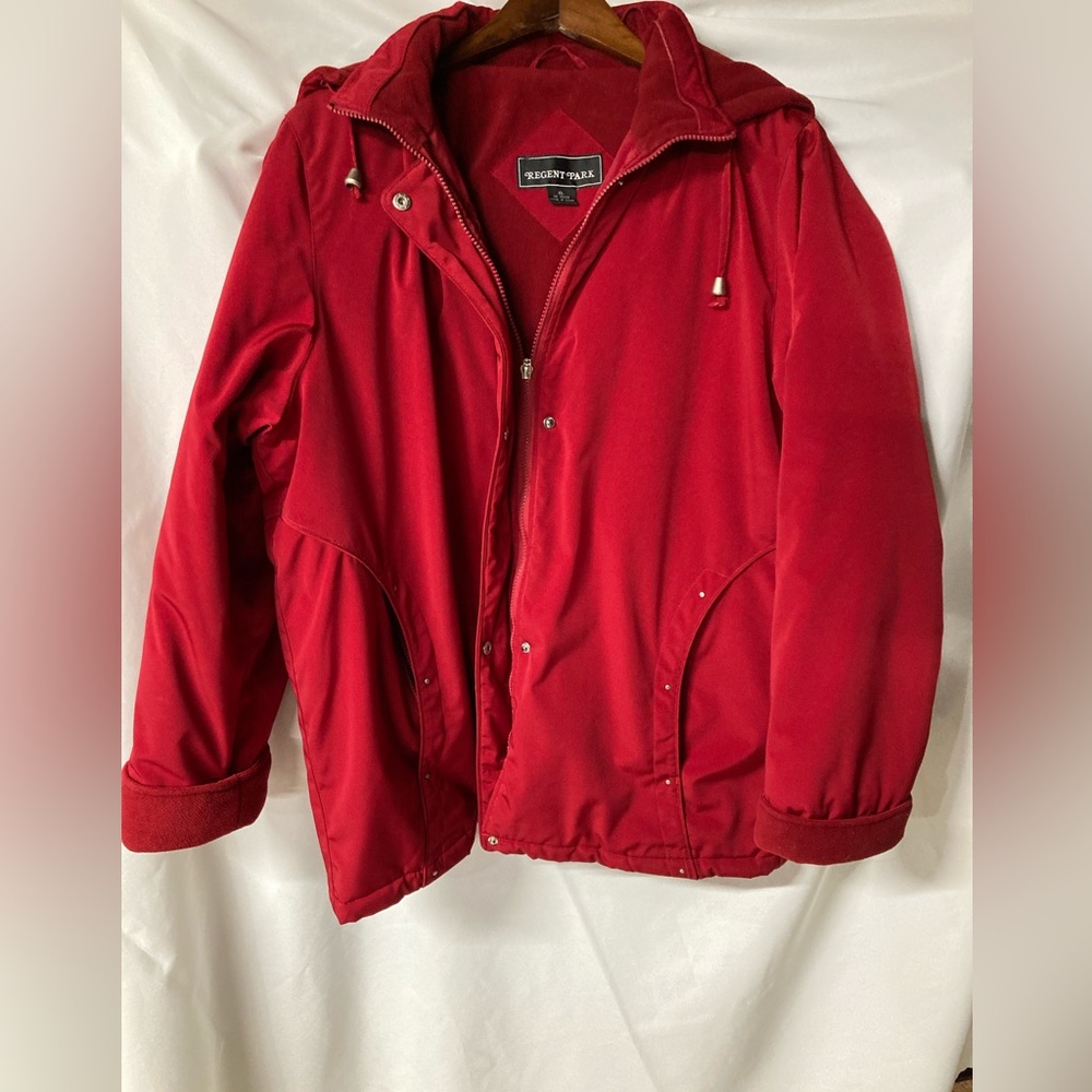 Women’s Regent Park All Weather Coat. Size XL, like new
